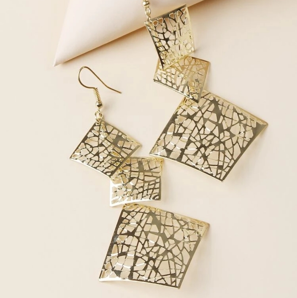 *Trista* Geometrical Dangling Earrings - Picture 3 of 4